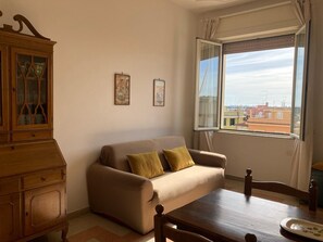 TV - Apartment with panoramic view - Holiday Home Giulia (Roma)