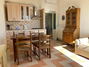 Interior - Apartment with panoramic view - Holiday Home Giulia (Roma)