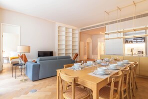 Classic Apartment - Entre Paredes House (Porto)