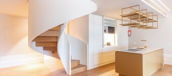 Entreparedes House