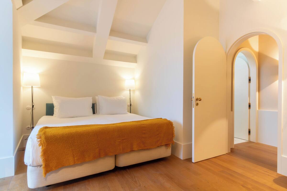 Deluxe Apartment | In-room safe, iron/ironing board, free WiFi