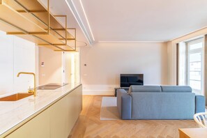 Family Apartment | Interior - Entre Paredes House (Porto)