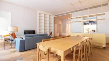 Classic Apartment | Dining