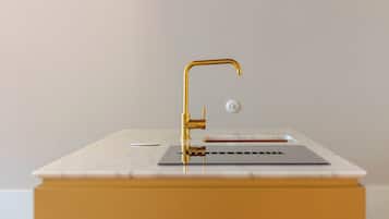 Deluxe Apartment | Private kitchen | Fridge, microwave, oven, stovetop