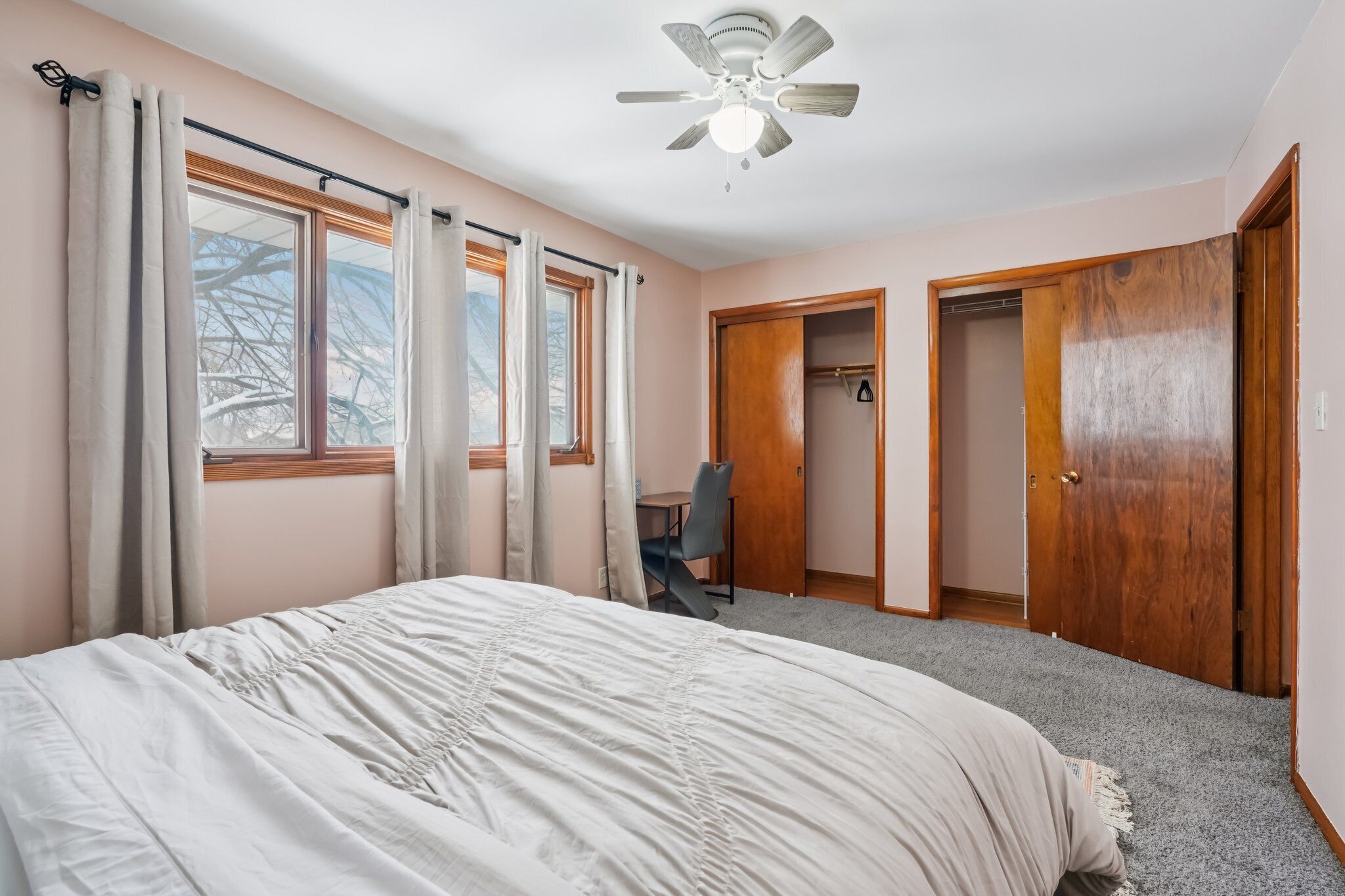 3 bedrooms, desk, iron/ironing board, free WiFi