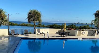 Cozy Gulf Island Resort Condo #603 in Hudson