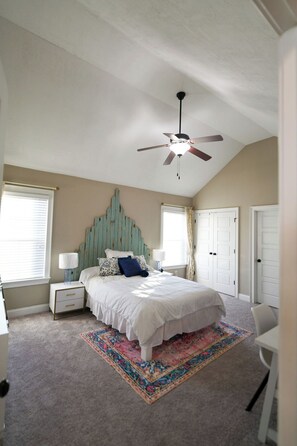 WiFi, bed sheets - 8 bedroom home in Evans with pool - 1.5 miles from ANWA , 13 miles to Masters! (Evans)