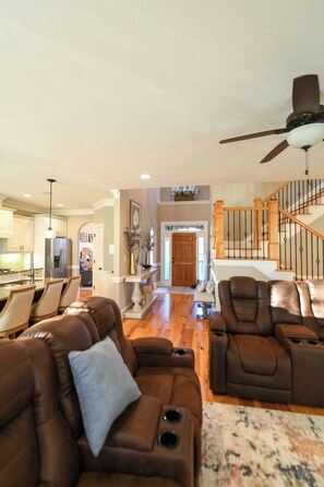 Living area - 8 bedroom home in Evans with pool - 1.5 miles from ANWA , 13 miles to Masters! (Evans)