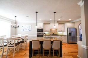 Dining - 8 bedroom home in Evans with pool - 1.5 miles from ANWA , 13 miles to Masters! (Evans)