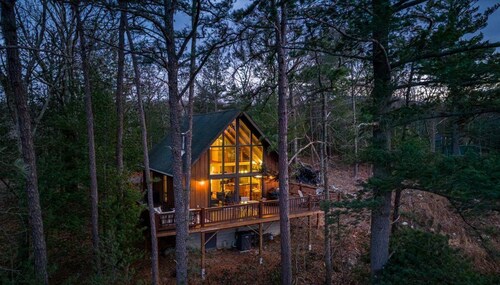 Moon View A-Frame - Mountain Views, Fire Pit, Wood Stove, Stargazing Cabin