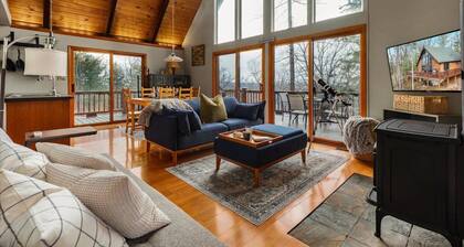 Moon View A-Frame- Cozy Mountain Views, Wood Stove, Stargazing