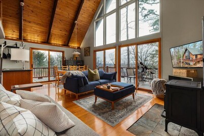 Moon View A-Frame- Cozy Mountain Views, Wood Stove, Stargazing
