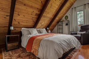 3 bedrooms, desk, travel cot, free WiFi