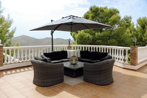 Terrace/patio - Villa Estrella de la Montaña is much more than a holiday home (AN)