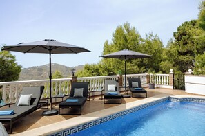 Outdoor pool, a heated pool - Villa Estrella de la Montaña is much more than a holiday home (AN)