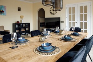 Dining - Villa Estrella de la Montaña is much more than a holiday home (AN)
