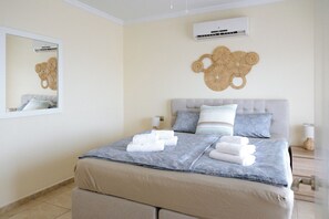 Free WiFi, bed sheets - Villa Estrella de la Montaña is much more than a holiday home (AN)