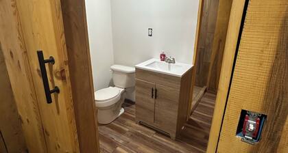 Charming 1 bedroom cabin in Blairsville perfect for a getaway