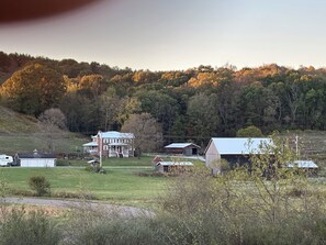 Exterior - Charming 1 bedroom cabin in Blairsville perfect for a getaway (Blairsville)