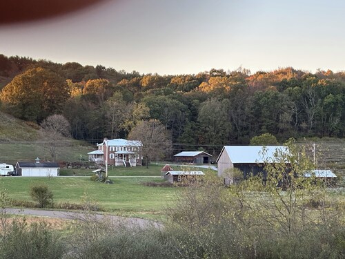 Charming 1 bedroom cabin in Blairsville perfect for a getaway