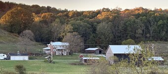 Charming 1 bedroom cabin in Blairsville perfect for a getaway