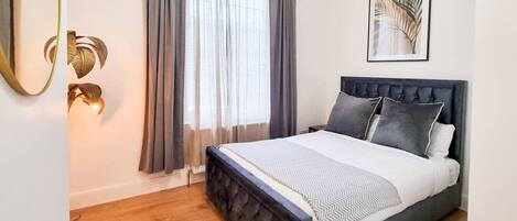 Bügeleisen/Bügelbrett, Reisekinderbett, WLAN, Bettwäsche