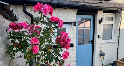 Arcadia Cottage, Mere - 2-Bed with EV Charger