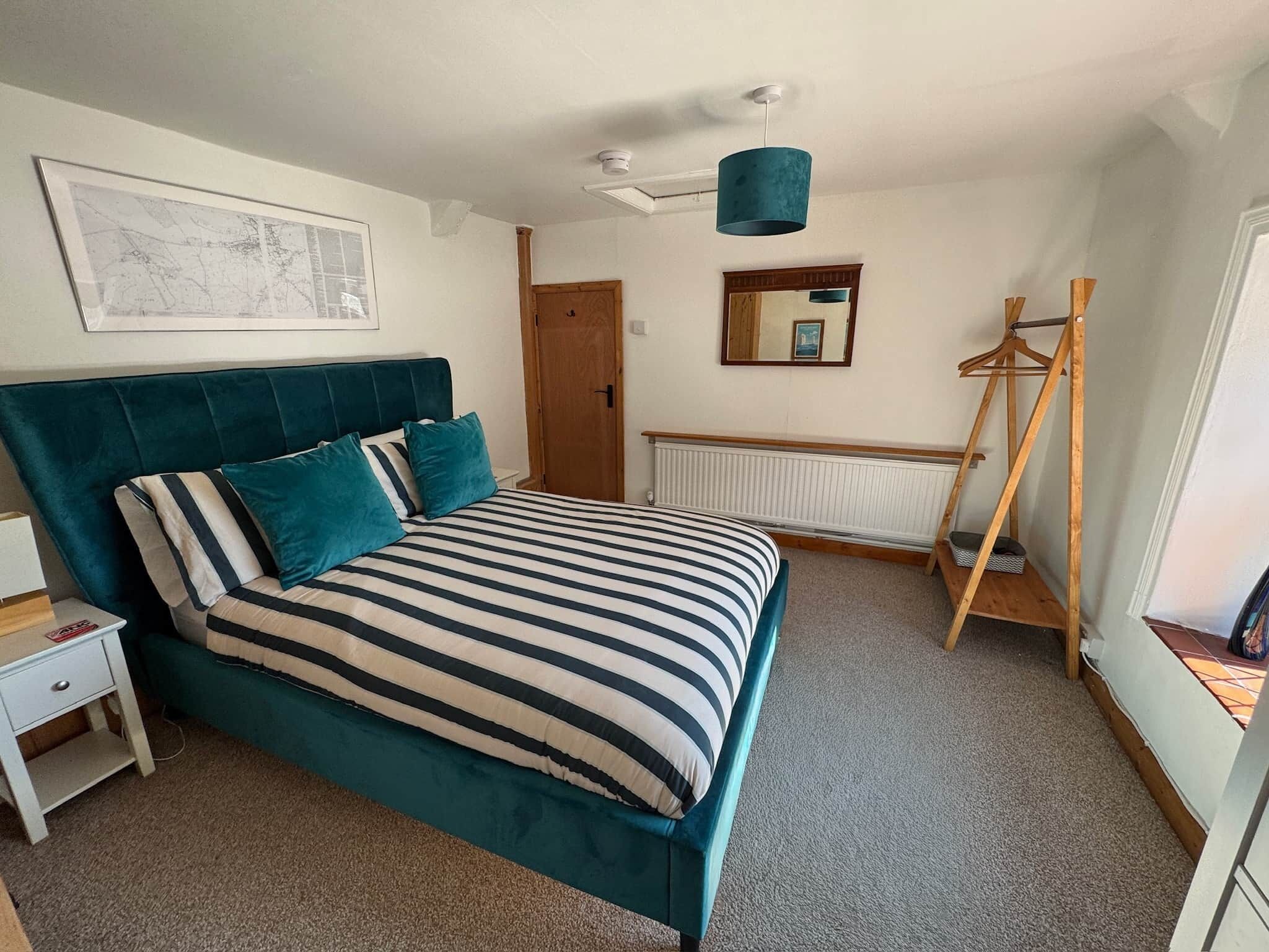 2 室のベッドルーム、アイロン / アイロン台、WiFi、ベッドシーツ