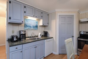 Fridge, microwave, oven, stovetop - Lower Unit  Killington Ski Stay w/ Fireplace & EV Charger (Killington)