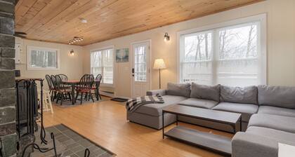 Vermont Mountain Escape – Spacious Duplex with Privacy & Amenities