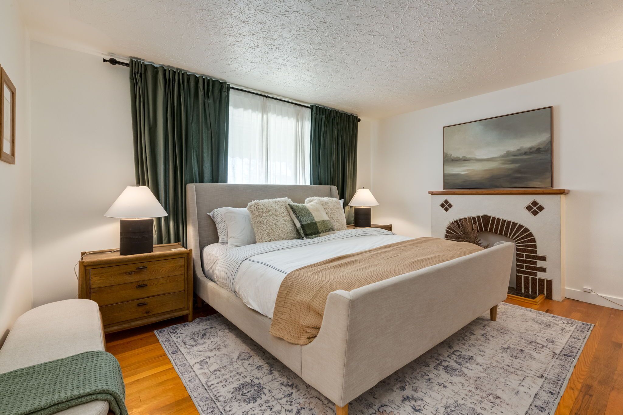 Iron/ironing board, free WiFi, bed sheets