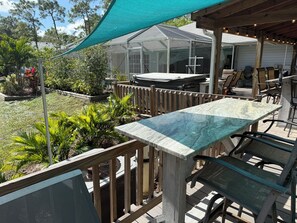 Outdoor dining - Laid Back Old Florida Resort Style Exterior (Bonita Springs)