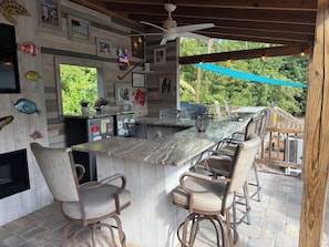 Outdoor dining - Laid Back Old Florida Resort Style Exterior (Bonita Springs)