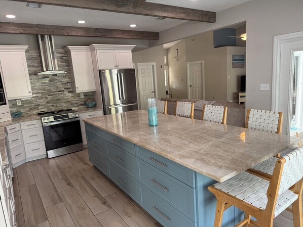 Microwave, oven, stovetop, dishwasher - Laid Back Old Florida Resort Style Exterior (Bonita Springs)