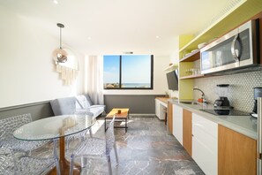 Fridge, microwave, coffee/tea maker, toaster - 2 Bedroom Condo Rooftop with ocean view - Joya 3 (Playa del Carmen)