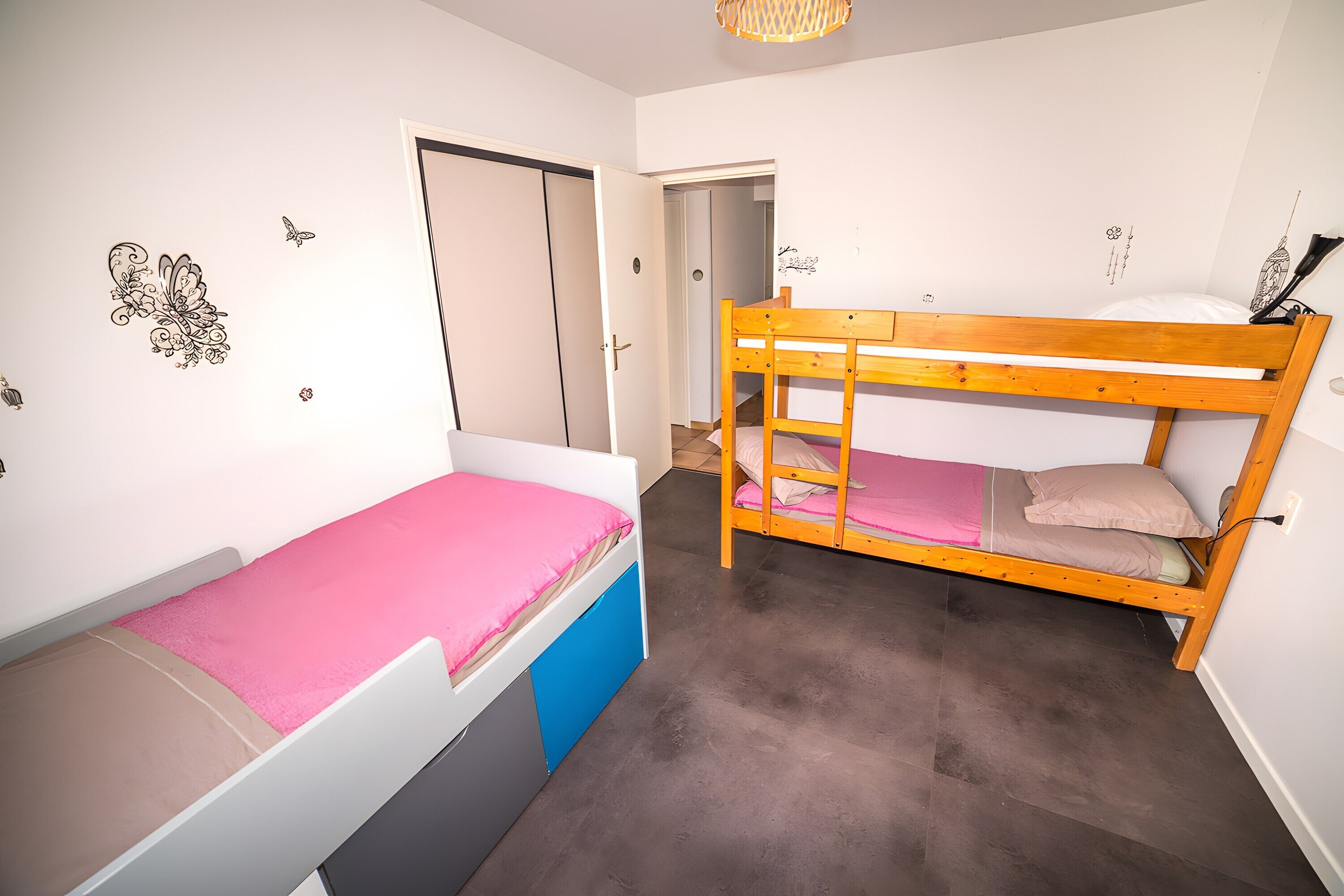 Fer et planche à repasser, Wi-Fi, draps fournis