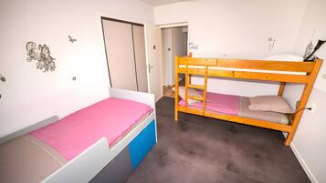 Fer et planche Ă repasser, Wi-Fi, draps fournis