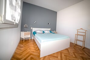 Ferros/tábuas de passar roupa, Wi-Fi, roupa de cama