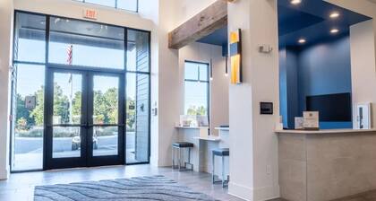 Landing | Spectacular 2BD, Gym, Game Room