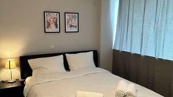 2 quartos, ferros/tábuas de passar roupa, acesso à internet