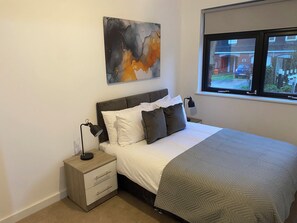 Apartment, 2 Bedrooms, Non Smoking - The Square Apartments Flat 4 (Swindon)