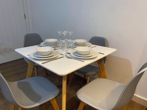 Apartment, 2 Bedrooms, Non Smoking | Dining - The Square Apartments Flat 4 (Swindon)