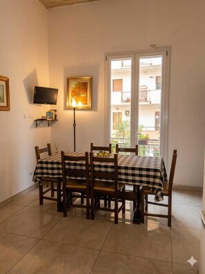 Dining - Laura's little houses: second floor 2 (Palermo)