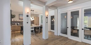 Dining - Landing | Beautiful 1BD, Pool, Gym (Lakeland)