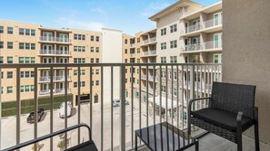 Property grounds - Landing | Beautiful 1BD, Courtyard, Clubhouse (Daytona Beach)
