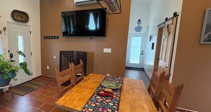 Kokopelli Casita- Cozy Centrally Located Home Away From Home