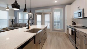 Refrigerador y comedor 