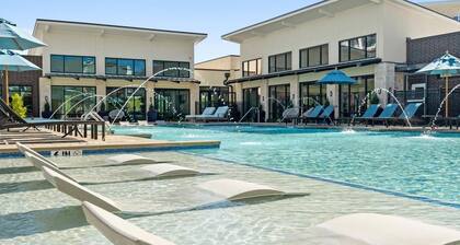 Landing | Stylish 2BD, Gym, Clubhouse