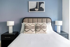 Desk, iron/ironing board, WiFi, bed sheets - Landing | Modern 2BD, Gym, Rooftop Lounge (Gulf Shores)