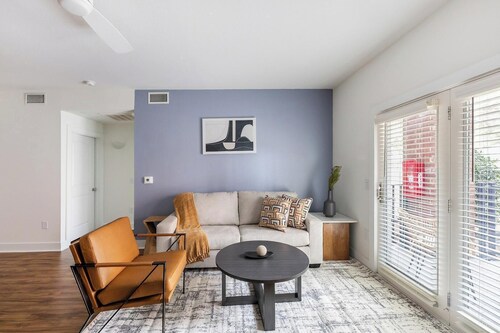 Landing | Modern 2BD, Rooftop Lounge, Courtyard